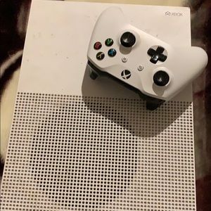 I’m selling an Xbox (no hdmi )works 100$